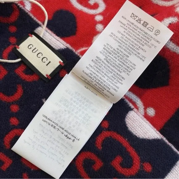 Gucci Red and Navy Cape - Picture 6 of 6